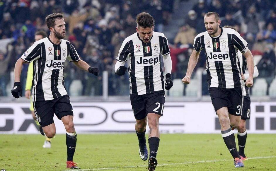 历年中超金靴：武磊34球傲视群雄，法比奥28球独享本赛季金靴（历届中超金靴盘点：武磊34球一骑绝尘，法比奥28球问鼎本季金靴）