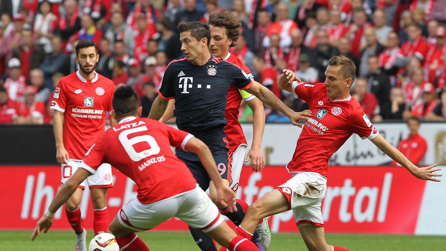 皇马表彰安帅、魔笛、巴斯克斯和劳尔，感谢他们离队前的贡献（皇马向安切洛蒂、莫德里奇、巴斯克斯和劳尔致敬，感谢他们在告别前的付出）