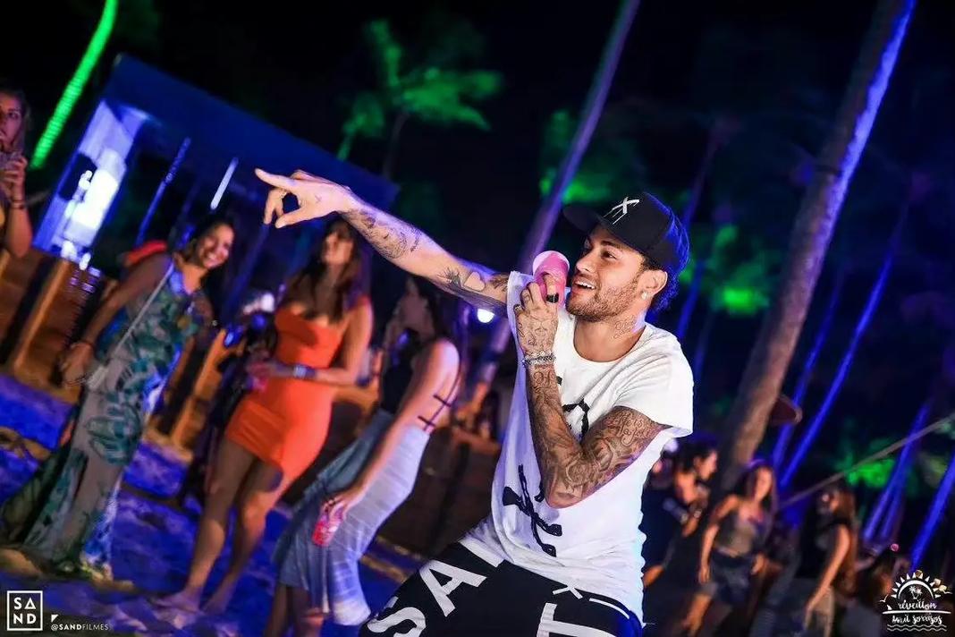 寒冰射手！萨格斯半场9中0仅得2分，邓罗7中1