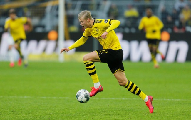 补时进球！吕特绝境救主，英超劲旅绝平，领先曼联1分（补时绝平！吕特力挽狂澜，英超劲旅逼平，领先曼联1分）