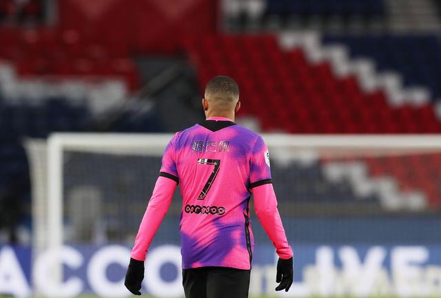 西甲：巴萨4-1大胜瓦伦西亚（西甲：巴萨4比1轻取瓦伦西亚）