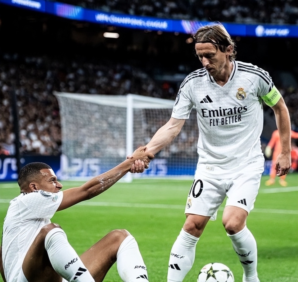 邵佳一将放弃绝大多数30岁以上老将：超10名国脚面临选择！（邵佳一或大幅弃用30岁以上老将，十余名国脚将面临去留抉择）