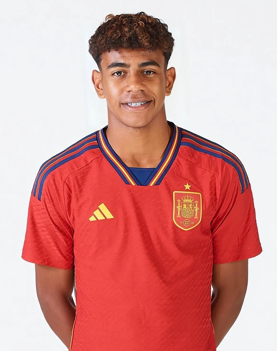 曼联防线稳固零封曼城德比胜利（曼联铁壁零封曼城，德比战告捷）