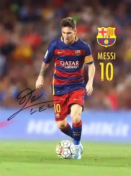 有爱，埃德森用手语向一名聋哑女球童示意：我爱你