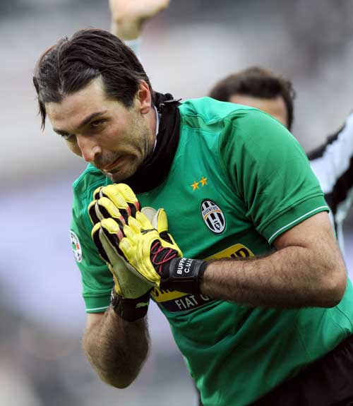 ATP年终总决赛：阿尔卡拉斯2-1逆转，基本锁定出线权，辛纳急了！