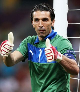 维斯塔潘：别太失望，我们以精彩的表现结束了赛季（维斯塔潘：别气馁，我们用精彩发挥收官赛季）