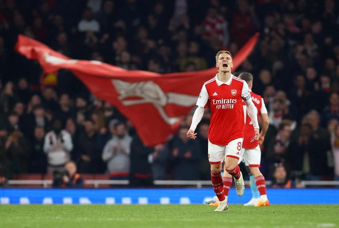 主裁在河南队获单刀时吹停比赛，是因为卡多索回接越位在先