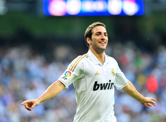 都体：米兰在关注布雷斯特左闸洛科，他是本赛季法甲抢断王（都灵体育报：米兰盯上布雷斯特左后卫洛科，后者领跑本季法甲抢断榜）