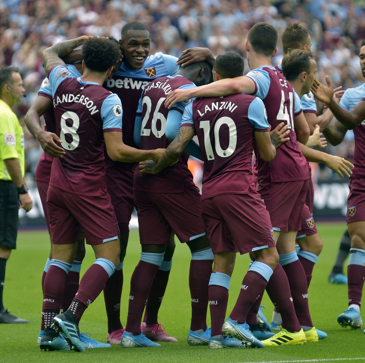 官方：格拉多将执法巴萨vs瓜达拉哈拉，本轮国王杯无VAR（官宣：格拉多执法巴萨战瓜达拉哈拉，本轮国王杯不启用VAR）