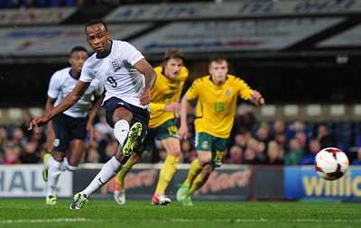 雷霆五连胜冲击季后赛（雷霆豪取五连胜，剑指季后赛）