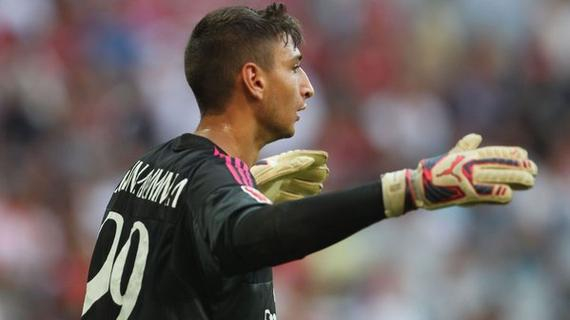 图片报：法兰克福队医私下为对手球员治疗，现已被开除（图片报称，法兰克福队医为对方球员私下看伤，已遭解雇）