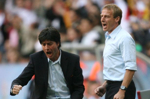 💡早报：利物浦曼城双双折戟，巴萨拜仁收获大胜（晨报：利物浦曼城同遭失利，巴萨拜仁大胜告捷）